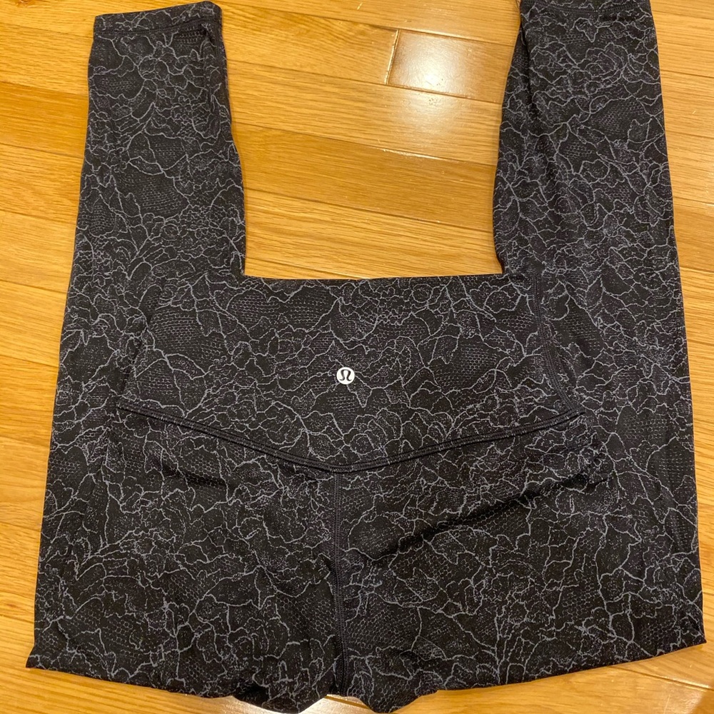 Lululemon Aligns - Floral